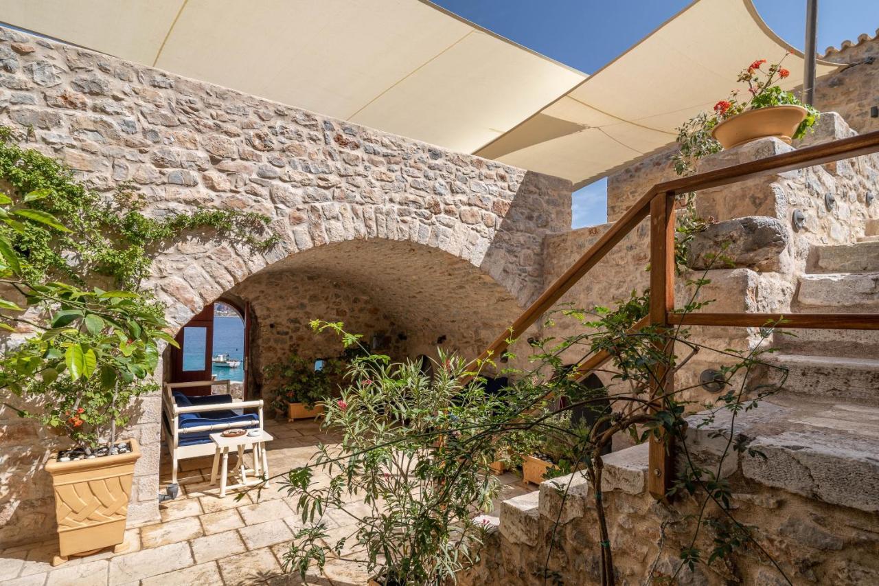 Pirgos Mavromichali 4* Limeni